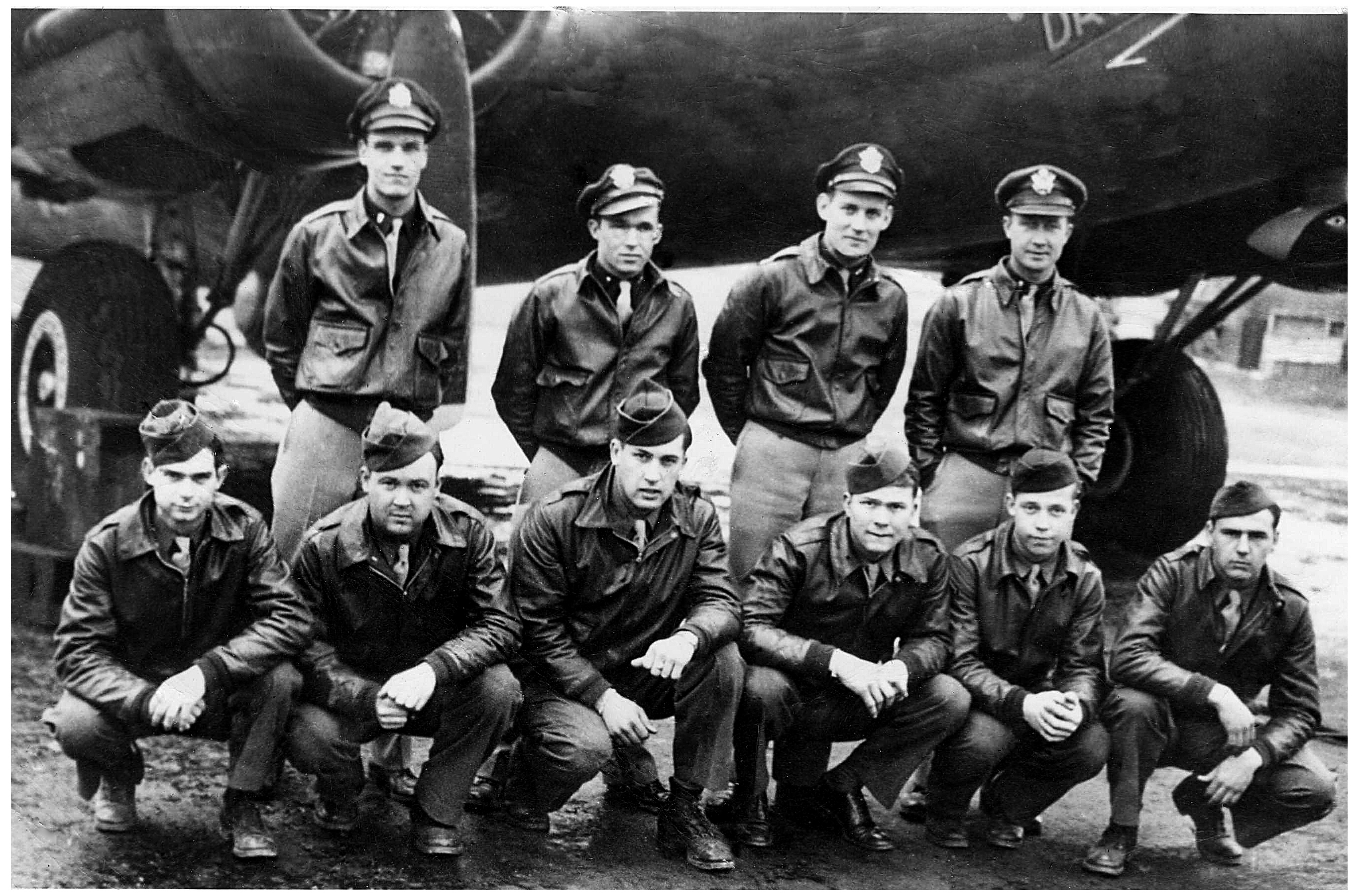 02-8 B-17 crew